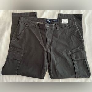 NWT St. John’s Bay Men's 38x30 Straight Fit Comfort Stretch Gray Cargo Pants